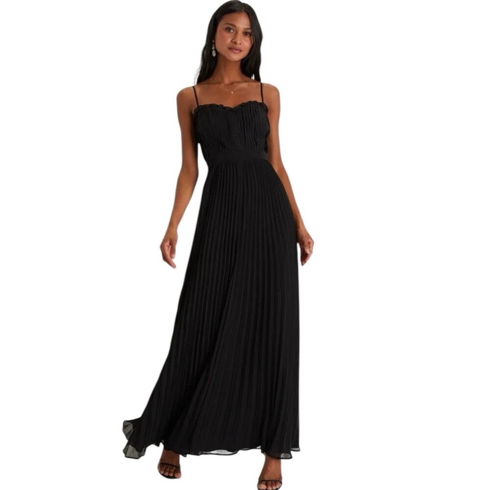 Lulu's Black Pleated Maxi Dress